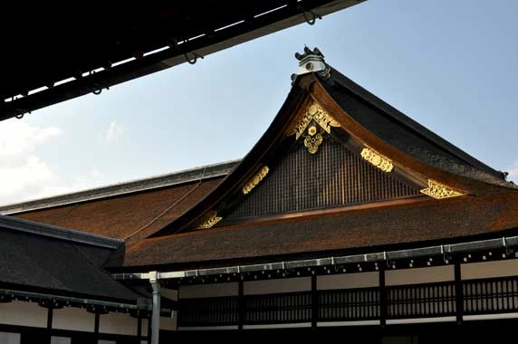 小御所、蹴鞠の庭から御学問所