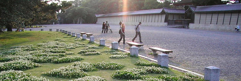 春から夏の京都御所の夕暮れ(ゆば長近くの景色)