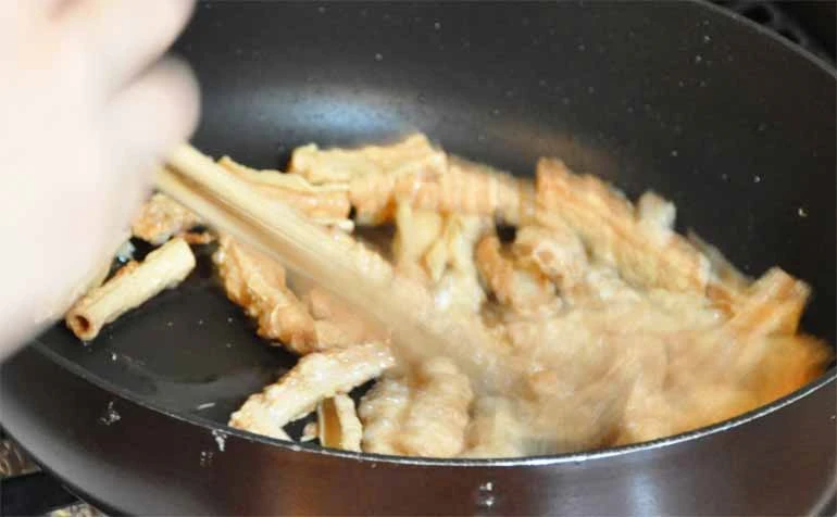 油で炒める（とゆゆばの中華風炒め物レシピ）