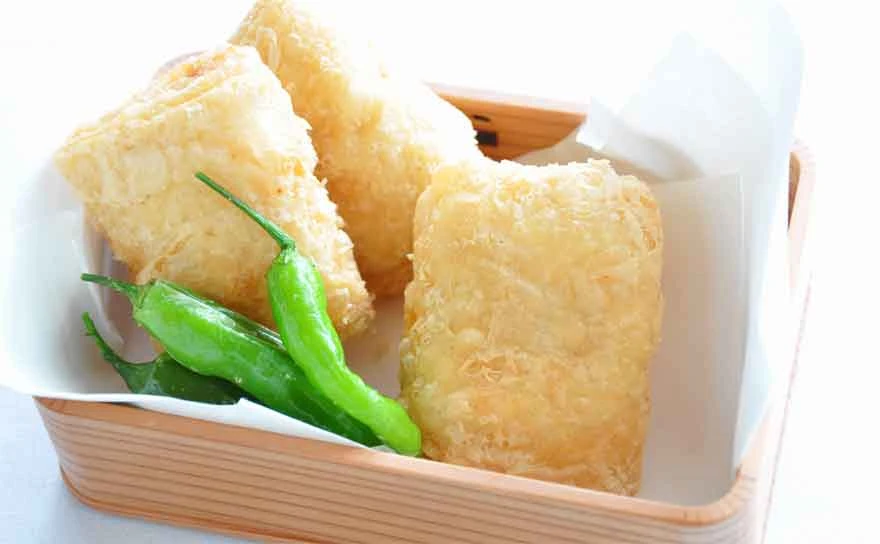 京湯葉の料理レシピ（東寺ゆばの素揚げを曲げわっぱのお弁当箱に）