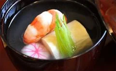 生小巻ゆばのお吸い物
