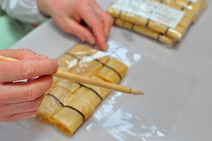 おはらぎゆばを包む(京都ゆば長)